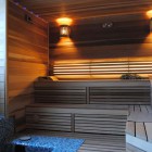 Sauna s bassejnom prjamo v parnoj